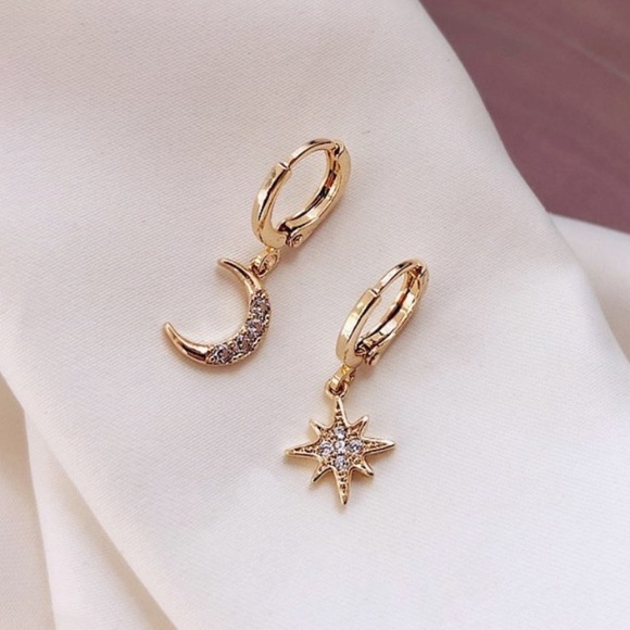 NEW 18K GOLD DIAMOND MOON STAR HOOPS, NICE EARRINGS, CUTE EARRINGS - Picture 3 of 9